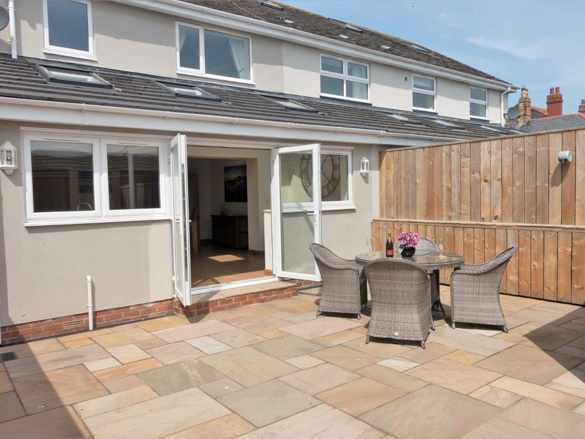 2 Bed In Bamburgh 90879 Villa Exterior photo